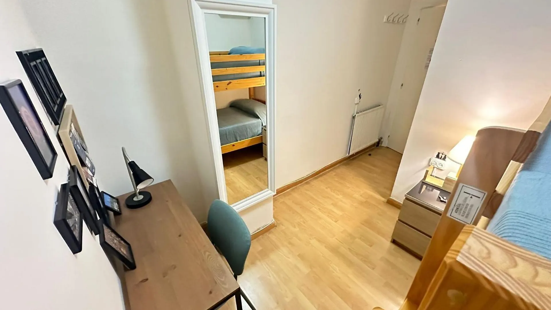 Rooms In Apartment Paris Βαρκελώνη