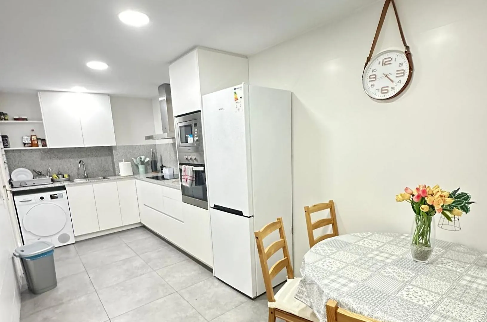 Bed & Breakfast Rooms In Apartment Paris Barcelona